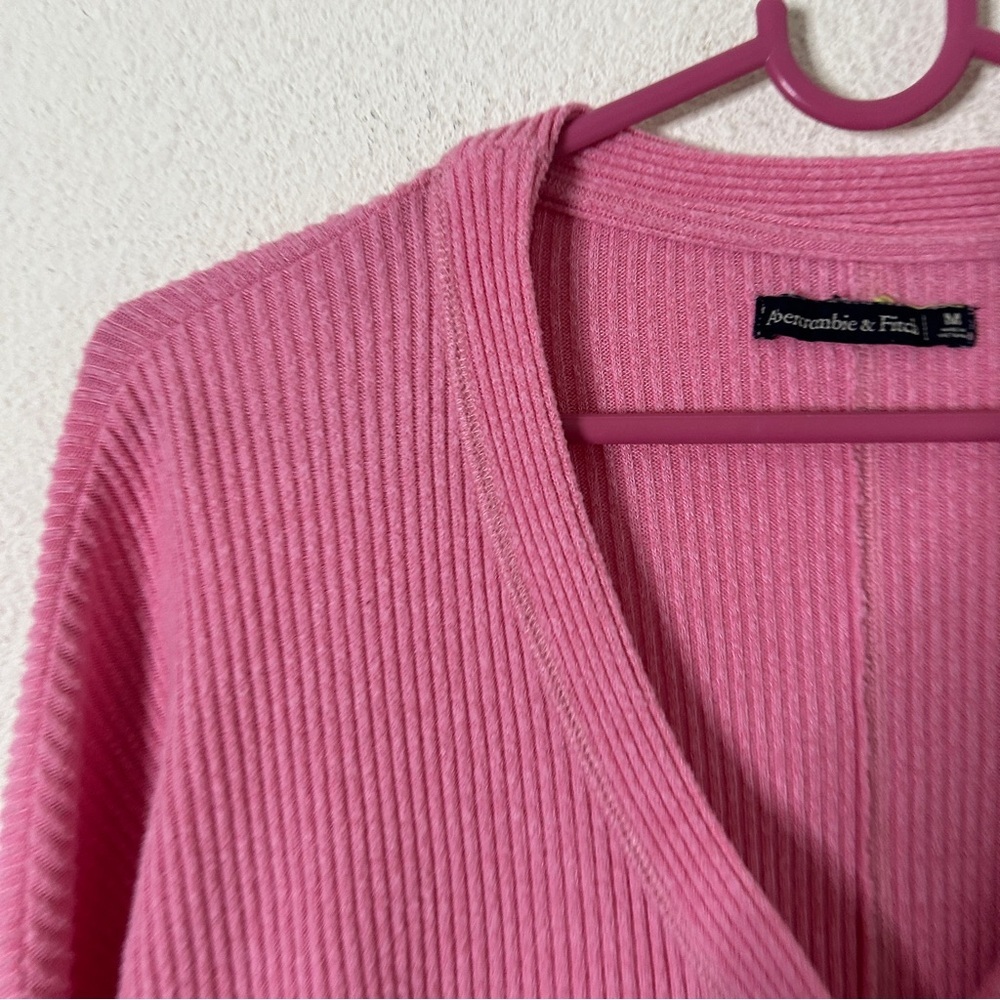 Abercrombie & Fitch Cropped Drop Shoulder Button Pink Cardigan Women’s Medium - Picture 4 of 10
